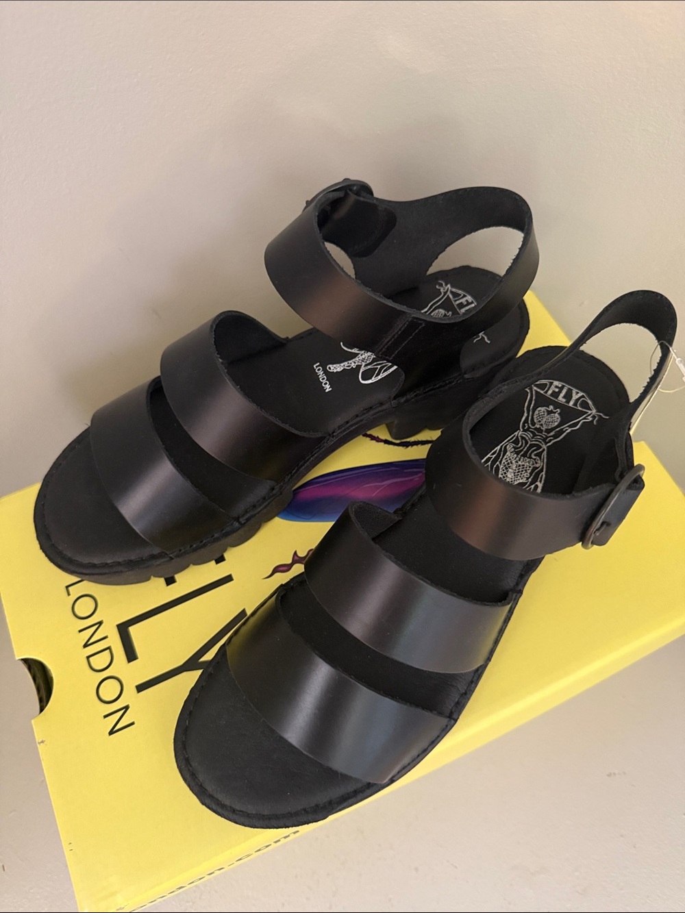 FLY LONDON NWT Egly Leather Black Sandals - Picture 6 of 11